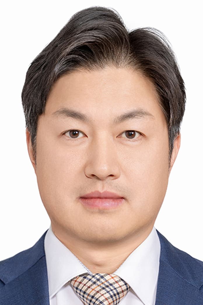 Professor Chul Hee Min